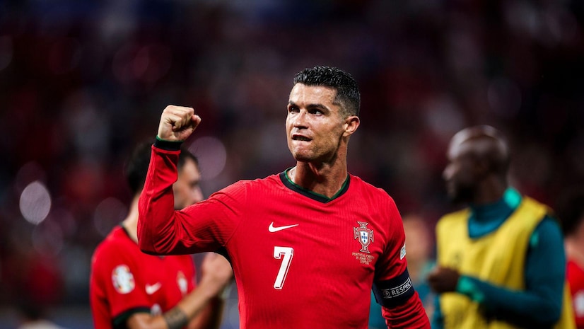 欧冠直播：2 - 1！大师赛决赛2强诞生，门希克爆冷，德约科维奇生涯100冠.